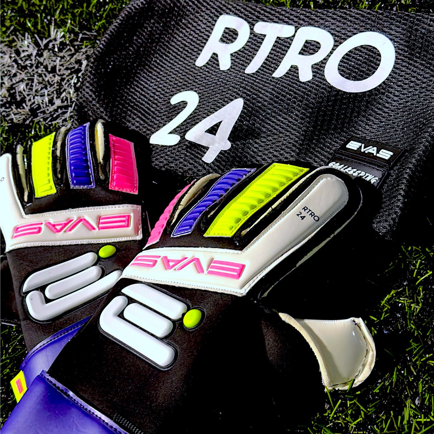 EVAS RETRO ROLL 24 ADULT (SIZE 7-10)